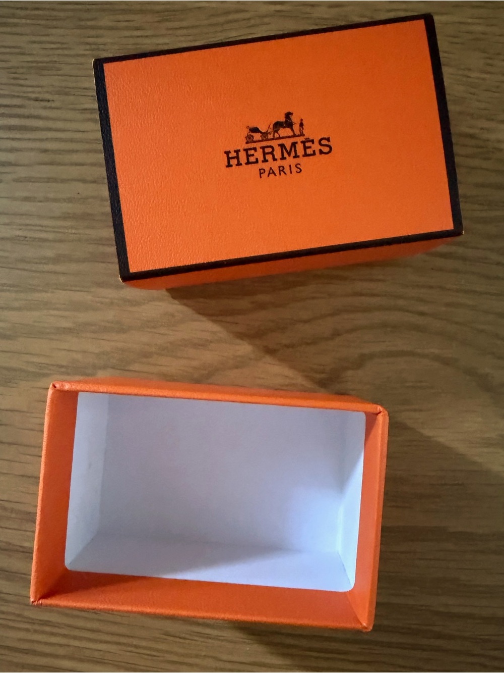 Hermès Box with Logo - Picture 5 of 5